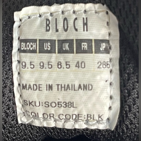 Bloch Black Athletic Shoes with Streamlined Design - Picture 2 of 10